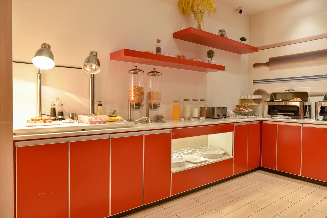 Ibis Xi'An North Train Station Executive Center Hotel Екстериор снимка
